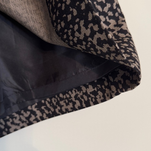 GAP Stylish Black and Gray Women's Miniskirt - Picture 5 of 8